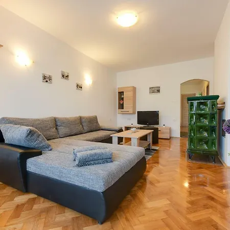 City Center Apartment *